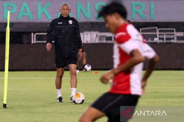 Nova Arianto Menargetkan Jaring 30 Pemain untuk Tim U-17 Baru