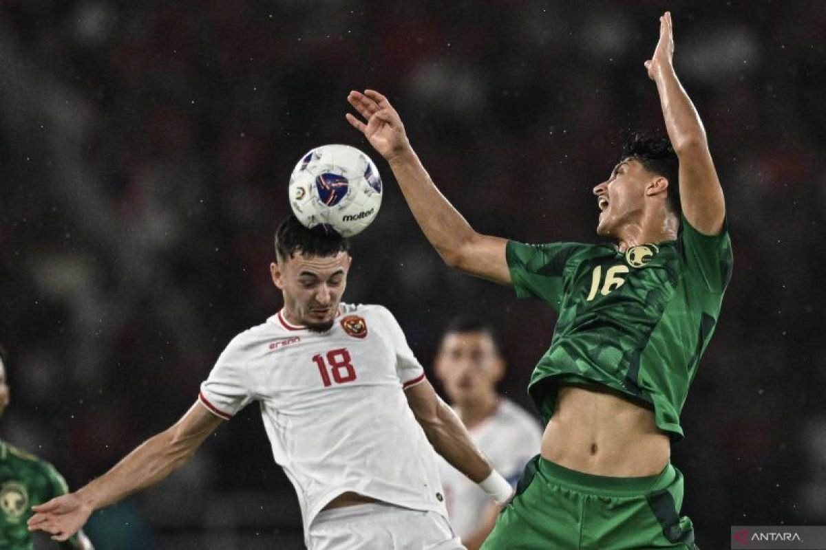 Gelombang Baru: Ivar Jenner, Gelandang Timnas Indonesia, Masuk Tim Utama FC Utrecht