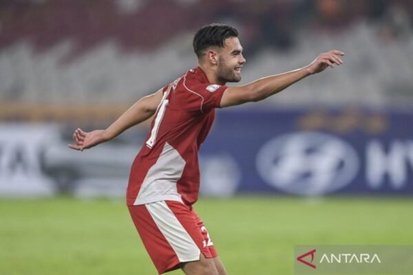 Pandangan Vanenburg mengenai Selebrasi Pacu Jalur oleh Jens Raven Pandangan Vanenburg mengenai Selebrasi Pacu Jalur oleh Jens Raven