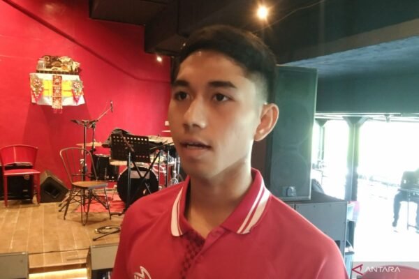 Berikut beberapa alternatif judul untuk "Pemain muda Bali United Made Tito jalani tes pemulihan terakhir":

1. "Made Tito Hampiri Pemulihan: Tes Terakhir Pemain Muda Bali United"
2. "Pemain Muda Bali United, Made Tito, Ikuti Ujian Pemulihan Akhir"
3. "Made Tito: Tes Pemulihan Terakhir Sang Bintang Muda Bali United"
4. "Akhir Perjalanan Pemulihan: Made Tito dari Bali United Jalani Tes Terakhir"
5. "Pemain Muda Bali United, Made Tito, Menyongsong Tes Pemulihan Terakhir"

Semoga salah satu dari alternatif tersebut sesuai!