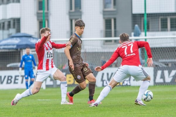 Dampak Kompetisi Liga SUNGAIPENUH terhadap Peningkatan Kualitas Sepak Bola Lokal