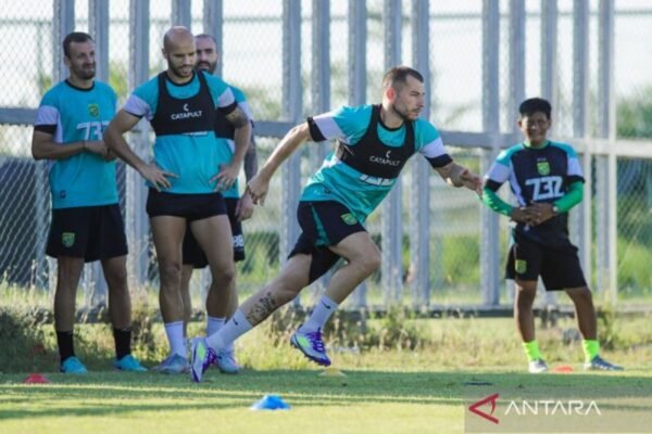 Eduardo Perez Tidak Khawatir Mihailo Perovic Belum Menunjukkan Ketajaman