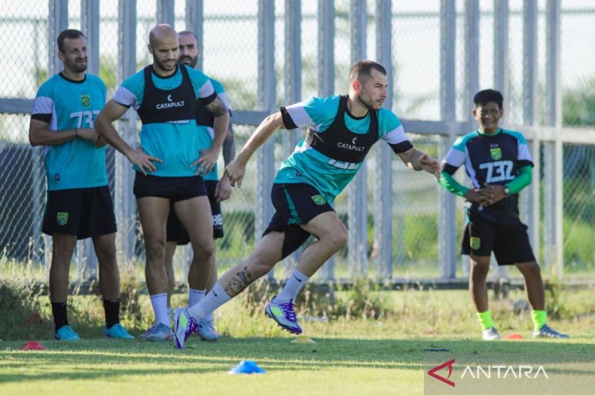 Eduardo Perez Tidak Khawatir Mihailo Perovic Belum Menunjukkan Ketajaman