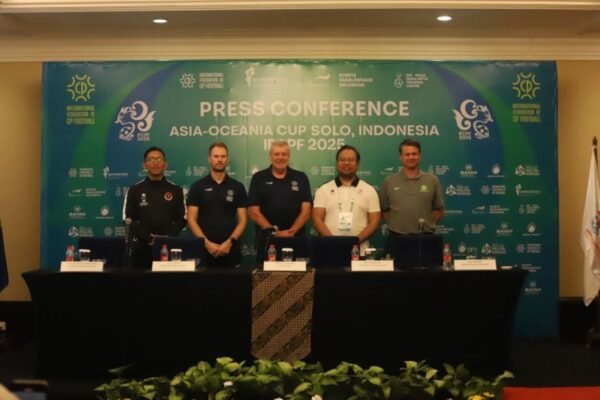 Indonesia Siap Menjadi Tuan Rumah Kualifikasi Piala Dunia CP 2026 di Solo" 

Berikut adalah beberapa alternatif judul yang dapat Anda pertimbangkan:

1. "Solo Siap Menyambut Kualifikasi Piala Dunia CP 2026: Indonesia sebagai Tuan Rumah"
2. "Indonesia Akan Menjadi Tuan Rumah Kualifikasi Piala Dunia CP 2026 di Solo"
3. "Kualifikasi Piala Dunia CP 2026: Solo dan Indonesia Siap Menjadi Tuan Rumah"
4. "Menyongsong Kualifikasi Piala Dunia CP 2026: Indonesia, Tuan Rumah di Solo"
5. "Indonesia: Tuan Rumah Kualifikasi Piala Dunia CP 2026 di Kota Solo" 

Anda dapat memilih salah satu dari judul alternatif ini sesuai dengan konteks yang diinginkan!